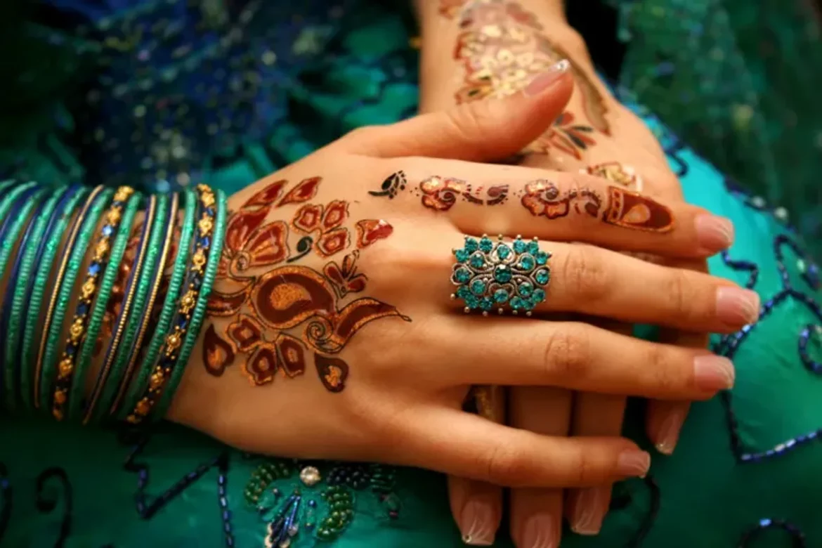 استفاده از حنا عربی به عنوان میکاپ عروس در هلند